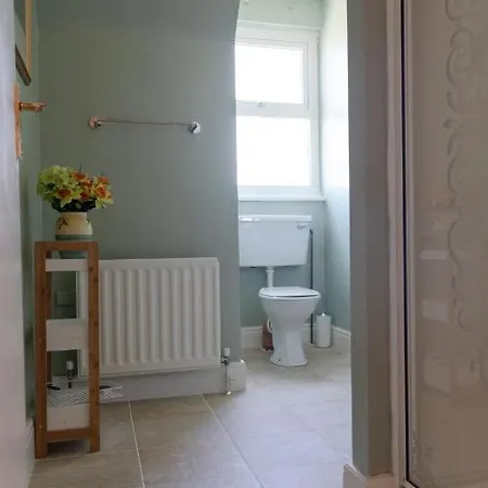 Barrymor Twin, Family And Double *